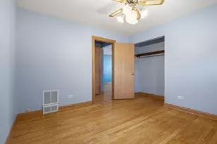 10605 Sycamore Dr, Chicago Ridge, IL 60415 - Photo 9