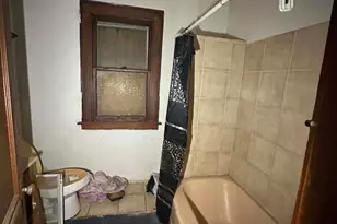 11941 S La Salle St, Chicago, IL 60628 - Photo 7