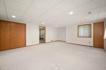 915 Foxpointe Drive, Sycamore, IL 60178 - Photo 23