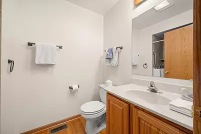 915 Foxpointe Drive, Sycamore, IL 60178 - Photo 19
