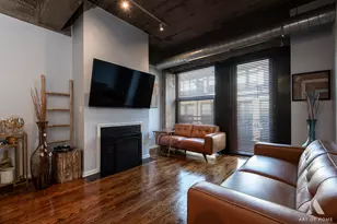1070 W 15th St, Chicago, IL 60608 - Photo 5