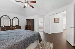 2119 W Thornwood Dr, South Elgin, IL 60177 - Photo 17