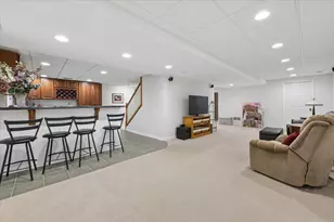2119 W Thornwood Dr, South Elgin, IL 60177 - Photo 25