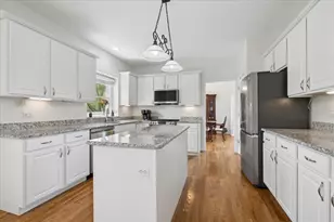 2119 W Thornwood Dr, South Elgin, IL 60177 - Photo 11
