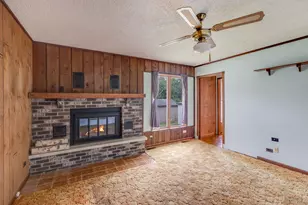1393 Cottonwood Ln, Crystal Lake, IL 60014 - Photo 7