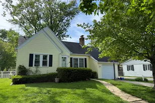 309 S Lincoln St, Dwight, IL 60420 - Photo 1
