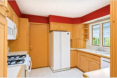 1132 Millburn Court, Saint Charles, IL 60174 - Photo 9