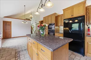 6740 Sundown Ln, Yorkville, IL 60560 - Photo 9