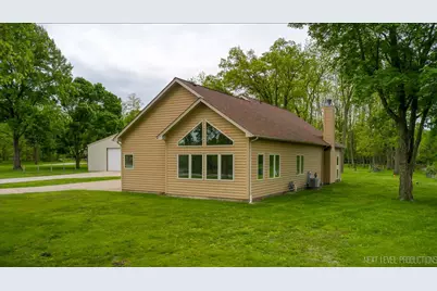 6740 Sundown Lane, Yorkville, IL 60560 - Photo 3