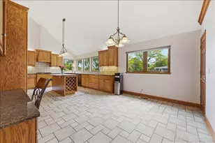 6740 Sundown Ln, Yorkville, IL 60560 - Photo 11