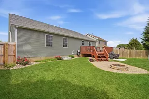 2706 Stratmoor Dr, Bloomington, IL 61705 - Photo 39