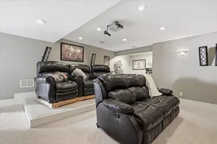 2706 Stratmoor Dr, Bloomington, IL 61705 - Photo 29