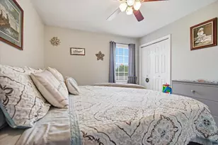 2706 Stratmoor Dr, Bloomington, IL 61705 - Photo 17