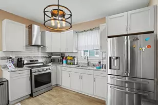 11315 S Stewart Ave, Chicago, IL 60628 - Photo 9