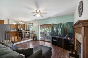 1069 Waterford Rd, Bartlett, IL 60103 - Photo 7