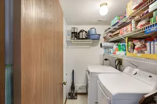 1069 Waterford Rd, Bartlett, IL 60103 - Photo 9