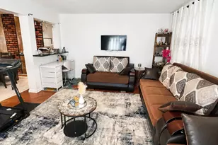 1738 Newport St, Glendale Heights, IL 60139 - Photo 7