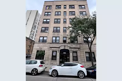 3933 N Clarendon Avenue #210, Chicago, IL 60613 - Photo 1
