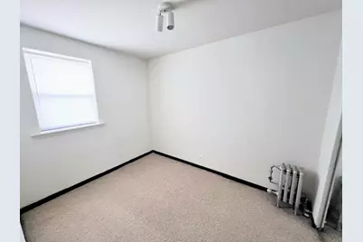 3933 N Clarendon Avenue #210, Chicago, IL 60613 - Photo 7