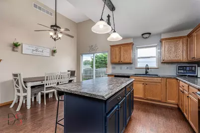 729 River Edge Circle, Ottawa, IL 61350 - Photo 7