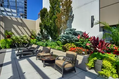 201 N Westshore Drive #903, Chicago, IL 60601 - Photo 21
