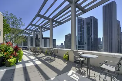 201 N Westshore Drive #903, Chicago, IL 60601 - Photo 17