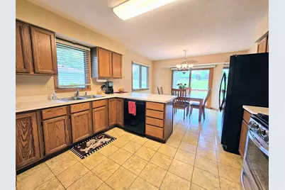 6090 Chatsworth Drive, Rockford, IL 61109 - Photo 13