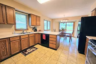 6090 Chatsworth Dr, Rockford, IL 61109 - Photo 13