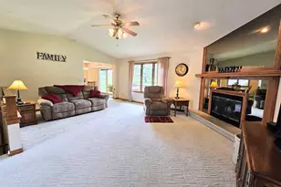 6090 Chatsworth Dr, Rockford, IL 61109 - Photo 5