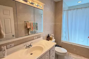 939 Wayne Ave, Deerfield, IL 60015 - Photo 17