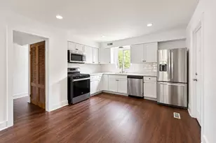 254 Thornhurst Rd, Bolingbrook, IL 60440 - Photo 3
