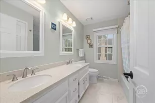 202 Windsor Cir, Saint Charles, IL 60175 - Photo 23