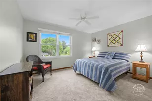 202 Windsor Cir, Saint Charles, IL 60175 - Photo 21
