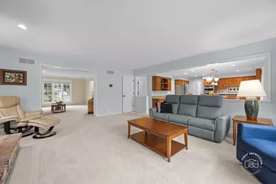 202 Windsor Circle, Saint Charles, IL 60175 - Photo 9