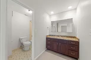 2201 S Grace St, Lombard, IL 60148 - Photo 11