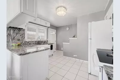10833 Claridge Avenue, Westchester, IL 60154 - Photo 9