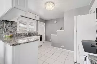 10833 Claridge Ave, Westchester, IL 60154 - Photo 9