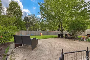 2050 Colchester Ave, Hoffman Estates, IL 60192 - Photo 23