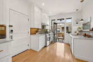 521 W Surf St, Chicago, IL 60657 - Photo 13