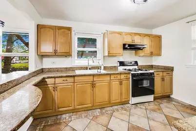 5100 N Mobile Avenue, Chicago, IL 60630 - Photo 5