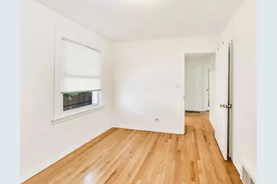 5100 N Mobile Avenue, Chicago, IL 60630 - Photo 9