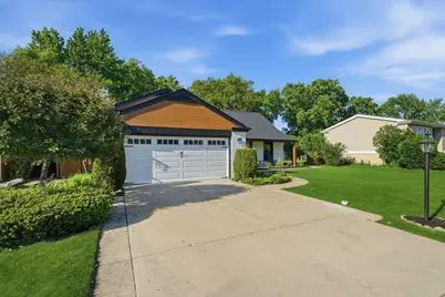 12 W Pickwick Road, Arlington Heights, IL 60005 - Photo 3