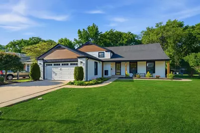 12 W Pickwick Road, Arlington Heights, IL 60005 - Photo 1