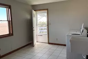 4332 E 1675th Rd, Earlville, IL 60518 - Photo 5