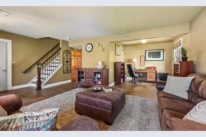 588 Kingston Court, Roselle, IL 60172 - Photo 7