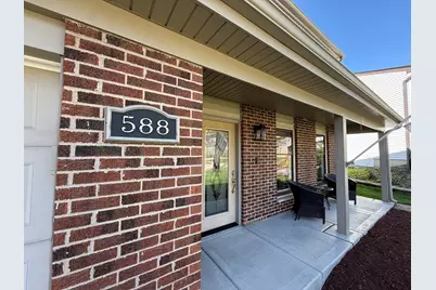 588 Kingston Court, Roselle, IL 60172 - Photo 5