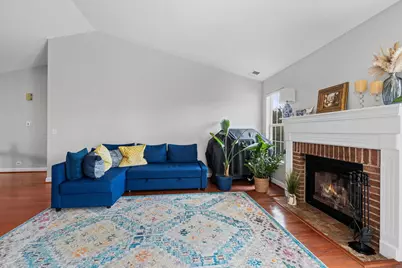 143 Lawn Court, Buffalo Grove, IL 60089 - Photo 3