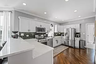 3335 W Berteau Ave, Chicago, IL 60618 - Photo 5