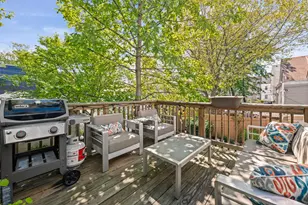 3335 W Berteau Ave, Chicago, IL 60618 - Photo 23