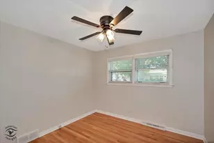 1005 E Park St, Arlington Heights, IL 60005 - Photo 11